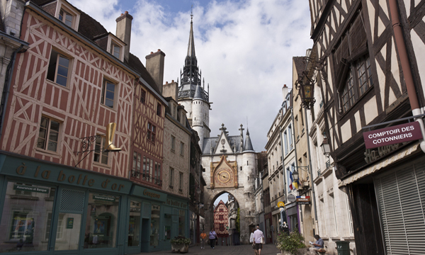 Explore Historic Auxerrefriday image